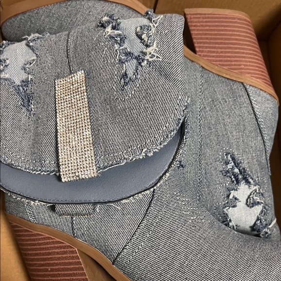 SO Blue Distressed Heeled Boots - Picture 3 of 3